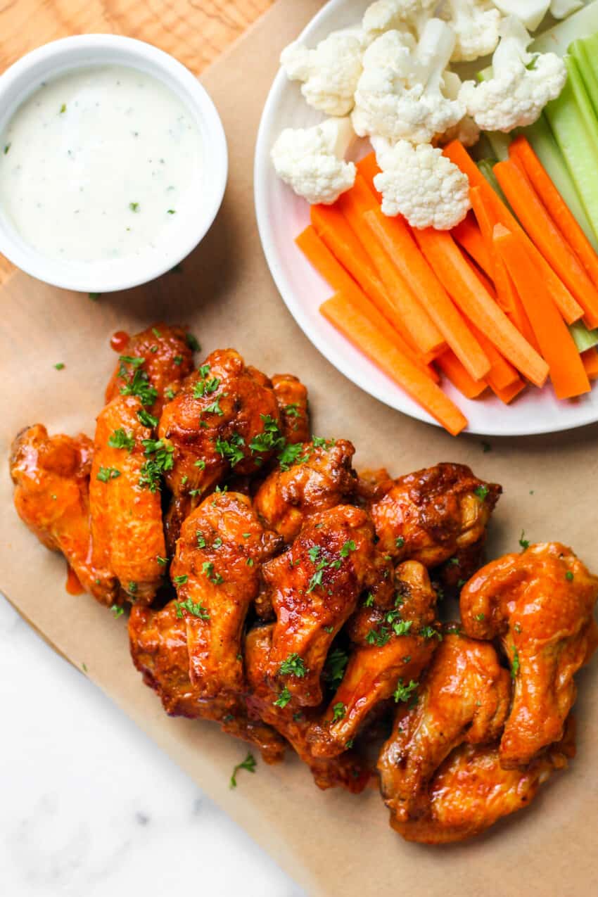 Buffalo chicken winds with ranch and veggies