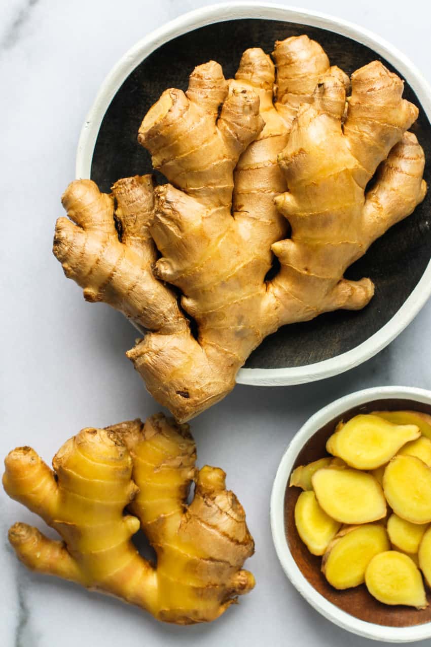 knobs and slices of ginger