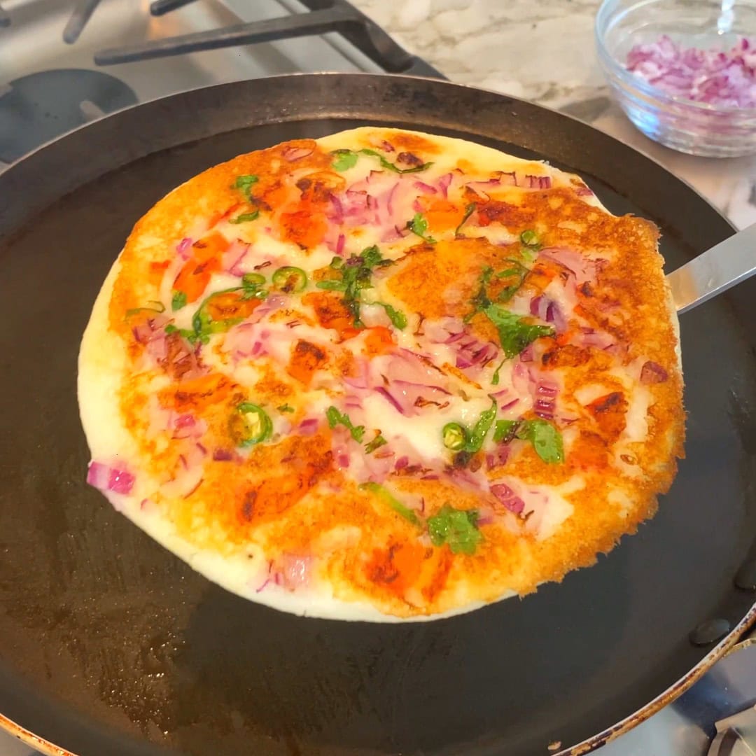golden crisp onion, tomato, chilli uttapam