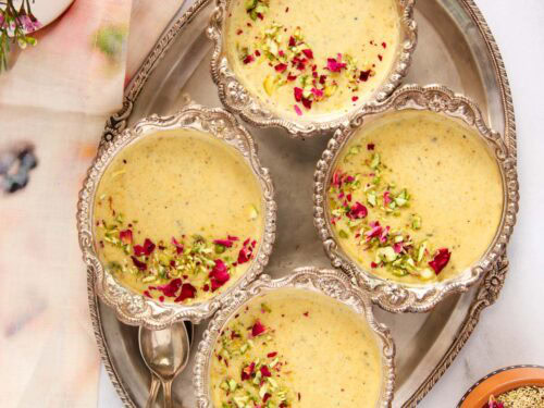 thandai phirni served in bowls